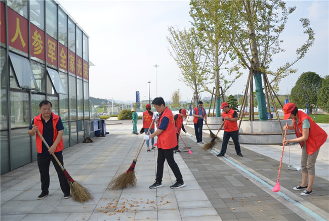 城投集團(tuán)開展“創(chuàng)衛(wèi)迎暗訪、全城大掃除”主題志愿活動(dòng)