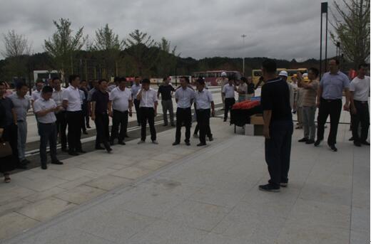 喜迎十九大，身邊看變化——我市干部賢內(nèi)助、鄉(xiāng)鎮(zhèn)街道負責人參觀高鐵商務區(qū)