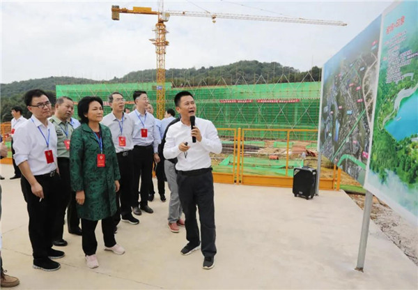 市政協(xié)委員視察城投集團重點項目建設