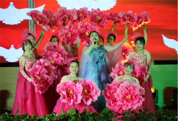 昌南新區(qū)、城投集團舉行慶祝2021年元旦文藝匯演