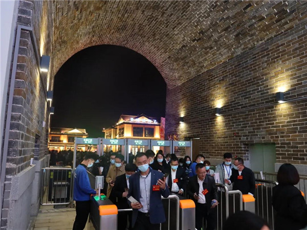 人大代表、政協(xié)委員打卡《china》