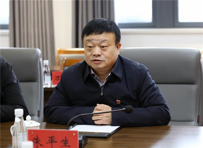 市國(guó)資委黨委書(shū)記、主任朱平生帶隊(duì)走訪慰問(wèn)城投集團(tuán)