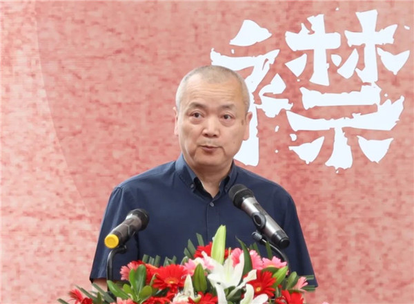 中國美術(shù)學(xué)院景德鎮(zhèn)藝創(chuàng)中心啟幕展暨揭牌儀式舉行——金一斌吳雋出席并共同揭牌