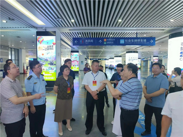 市政協(xié)開展“加快旅游集散體系建設(shè)，助力夜經(jīng)濟(jì)高質(zhì)量發(fā)展”專題調(diào)研