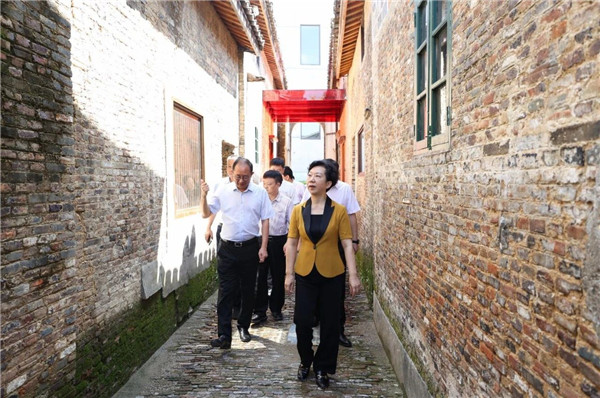 胡雪梅:珍惜寶貴資源資產(chǎn) 政企同心同向發(fā)力 共促全市經(jīng)濟高質(zhì)量發(fā)展