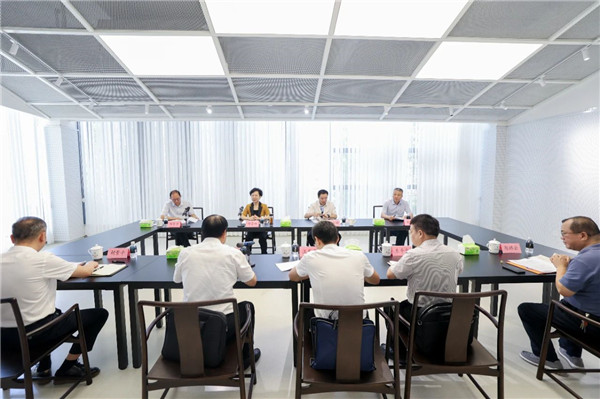 胡雪梅:珍惜寶貴資源資產(chǎn) 政企同心同向發(fā)力 共促全市經(jīng)濟高質(zhì)量發(fā)展