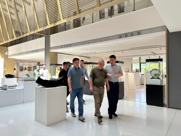 CFAC美院基地 清華大學(xué)美術(shù)學(xué)院與省數(shù)文集團(tuán)、市城投集團(tuán)強(qiáng)強(qiáng)聯(lián)手共繪文化創(chuàng)新新篇章