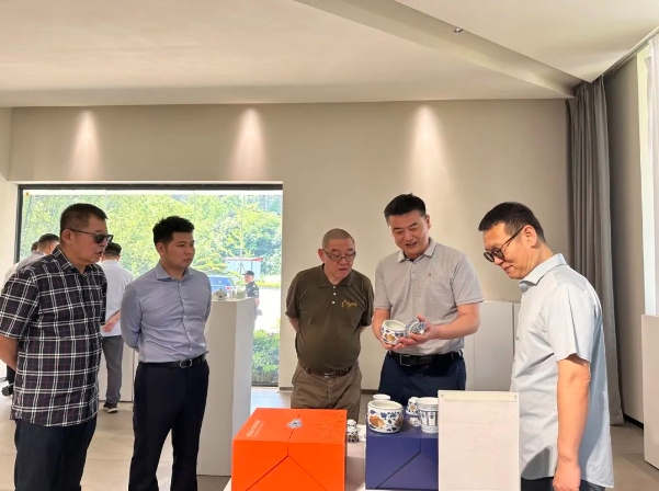 CFAC美院基地 清華大學(xué)美術(shù)學(xué)院與省數(shù)文集團(tuán)、市城投集團(tuán)強(qiáng)強(qiáng)聯(lián)手共繪文化創(chuàng)新新篇章