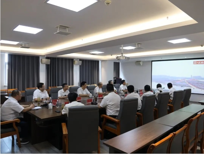 市城投集團(tuán)集中收聽收看紀(jì)念中國人民抗日戰(zhàn)爭暨世界反法西斯戰(zhàn)爭勝利80周年大會(huì)